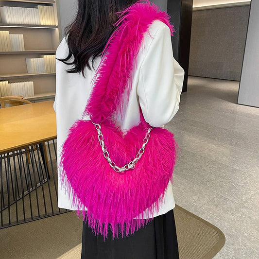 WINTER ONE-SHOULDER TASSEL HEART-SHAPED PLUSH BAG_CWAB3999