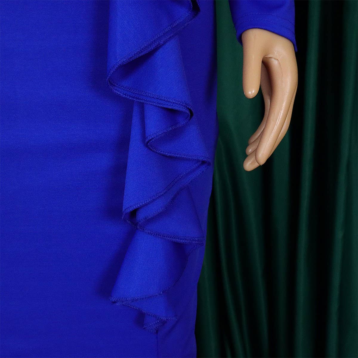 SOLID COLOR HIP-WRAPPED PLUS SIZE RUFFLED DRESS_CWDMD3705