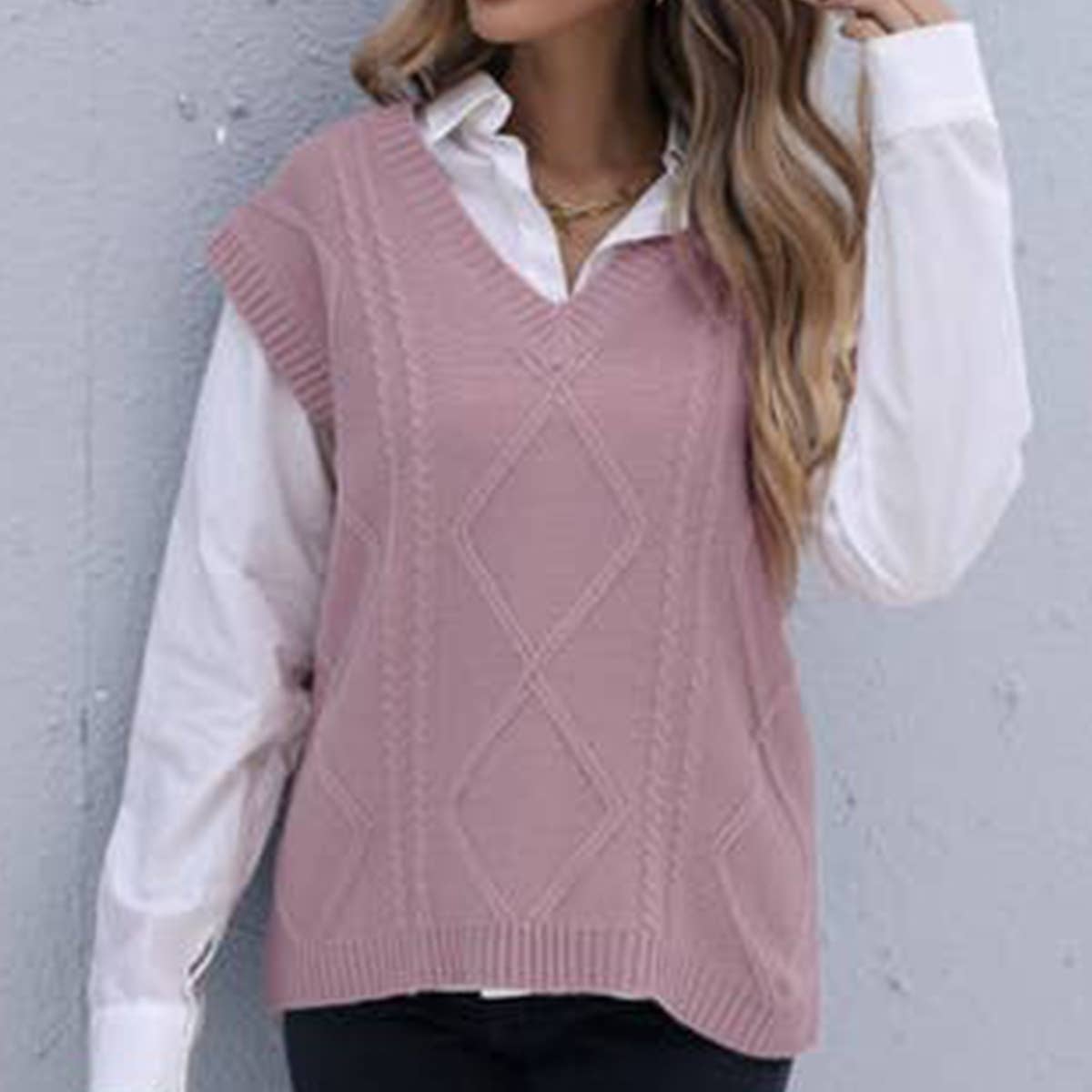 Knit pullover V-neck twist vest