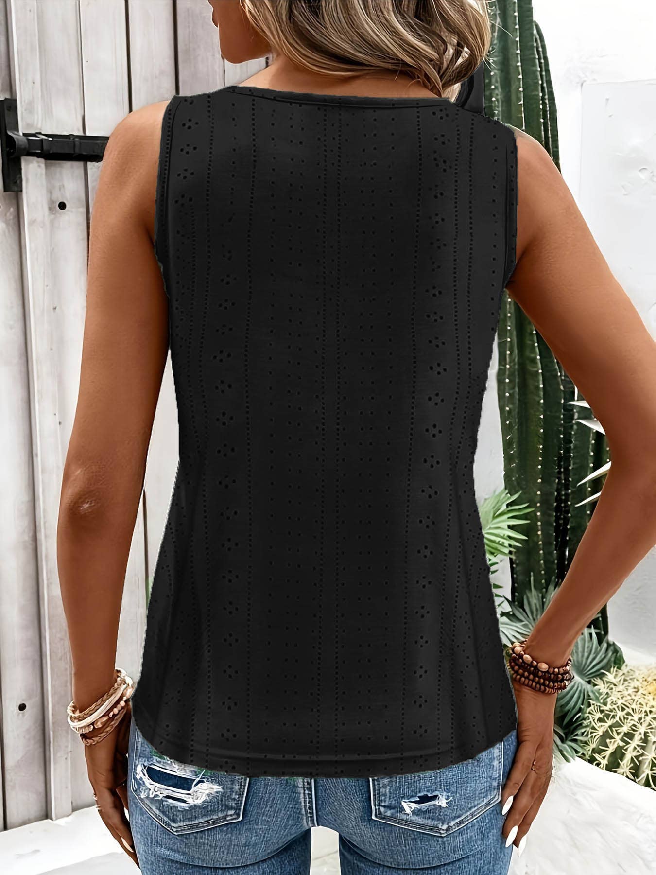 Solid-color V-neck hollowed-out halter top