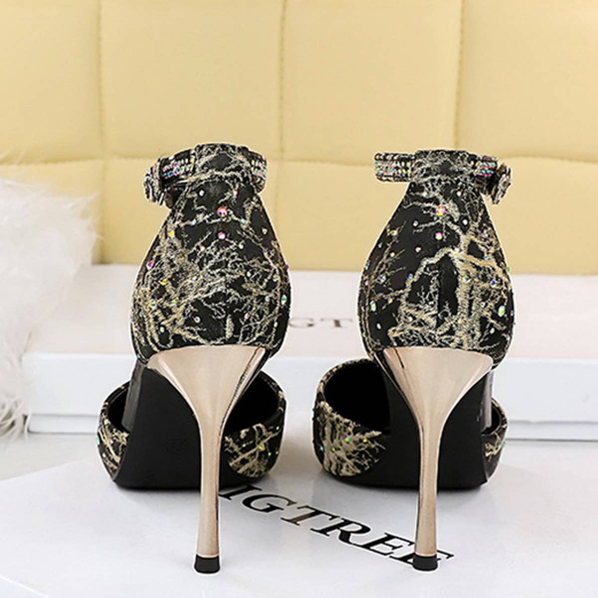RETRO RHINESTONE HOLLOW STRAP HIGH HEELS_CWSHH0104