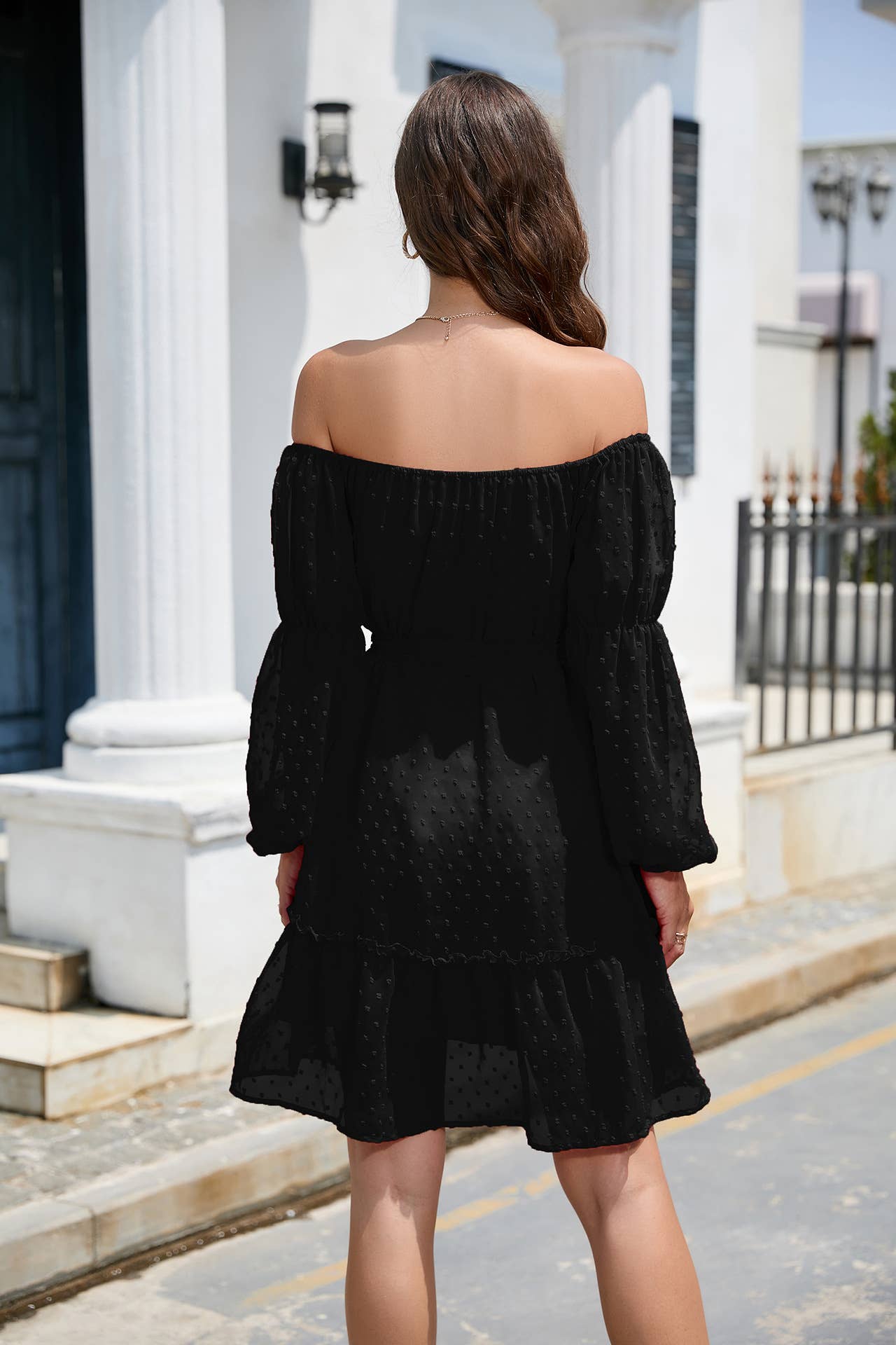 Loose one-shoulder hairball chiffon belt dress