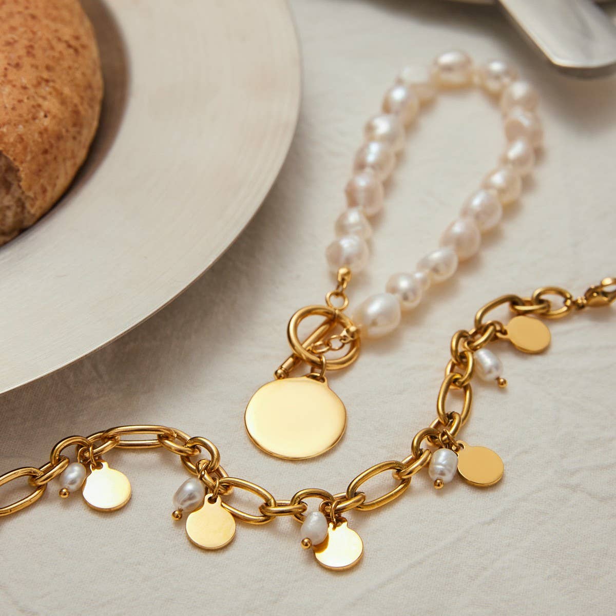 18K Gold Freshwater Pearl Bracelet, Chic Design_CWAJE4697