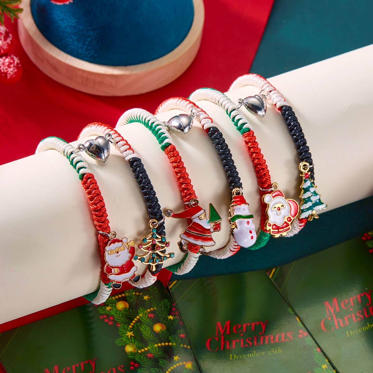 CHRISTMAS WOVEN TREE PAPER CARD MAGNETIC BRACELET