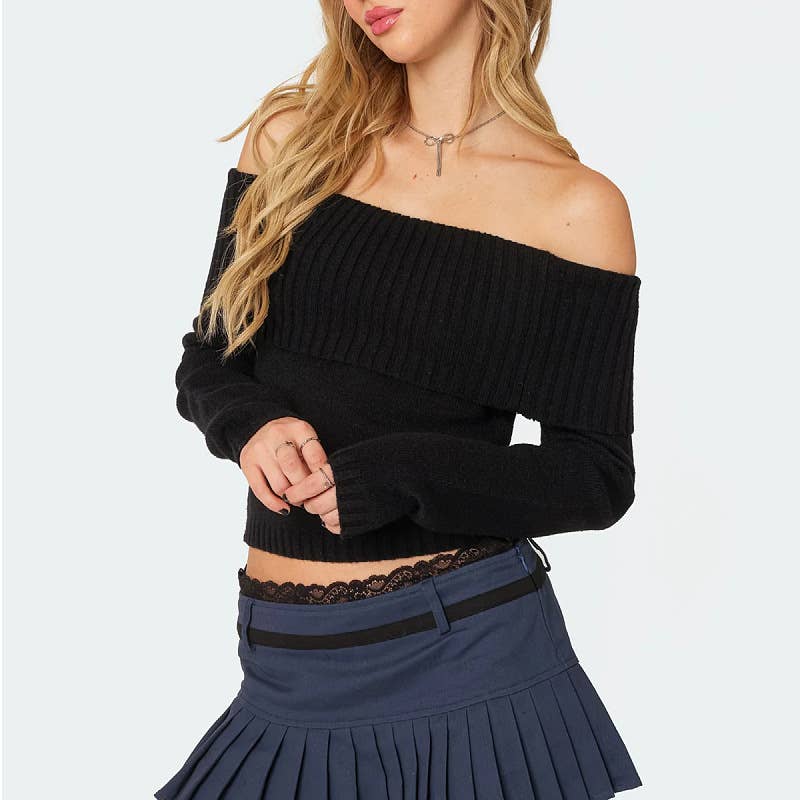Solid-colored one-shoulder long-sleeved sweater