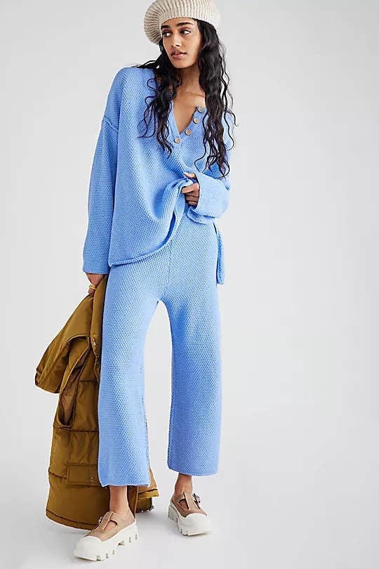 KNIT V-NECK BLOUSE AND SLACKS TWO-PIECE SET