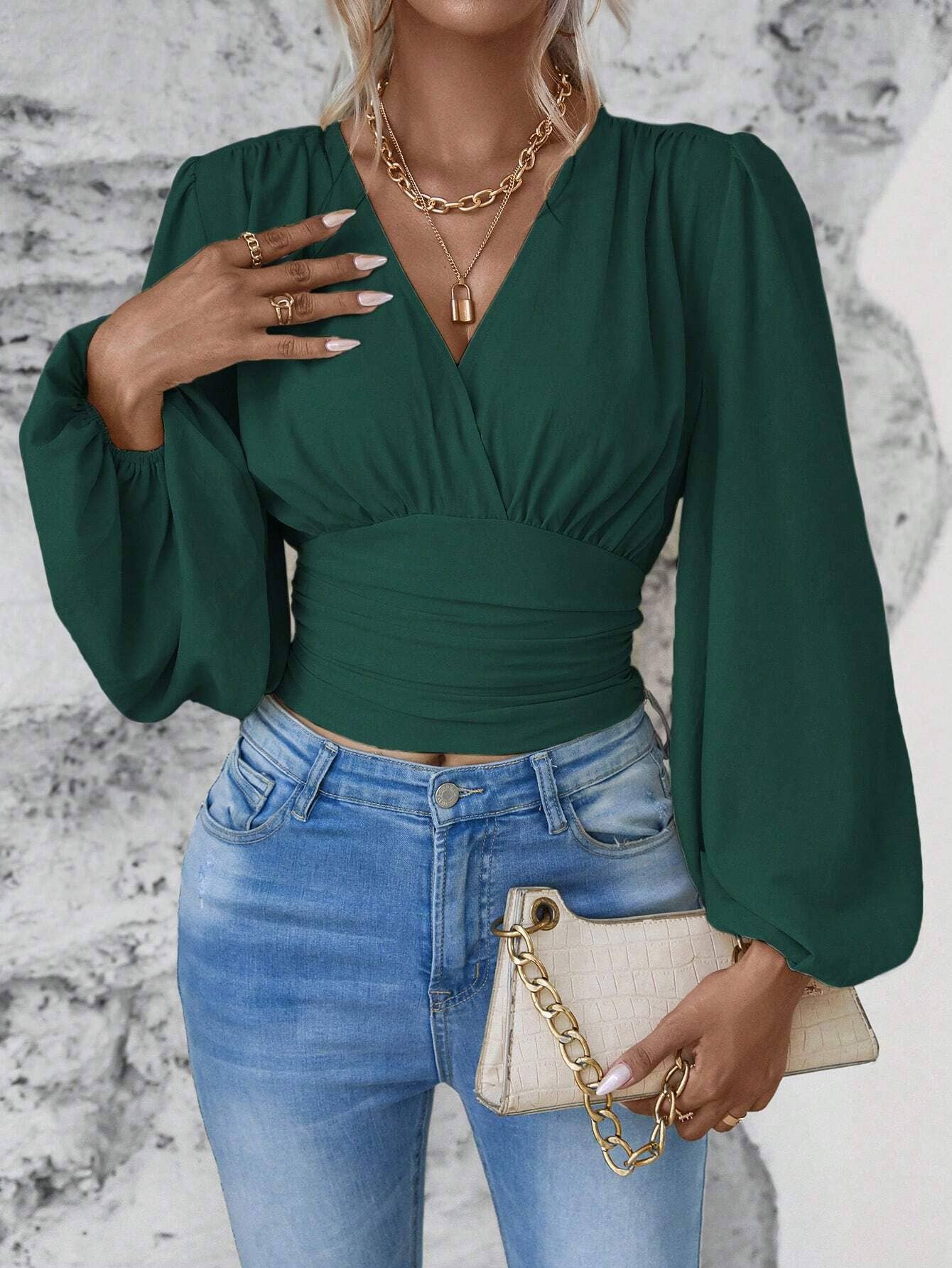Tucked back V-neck solid color crepe T-shirt