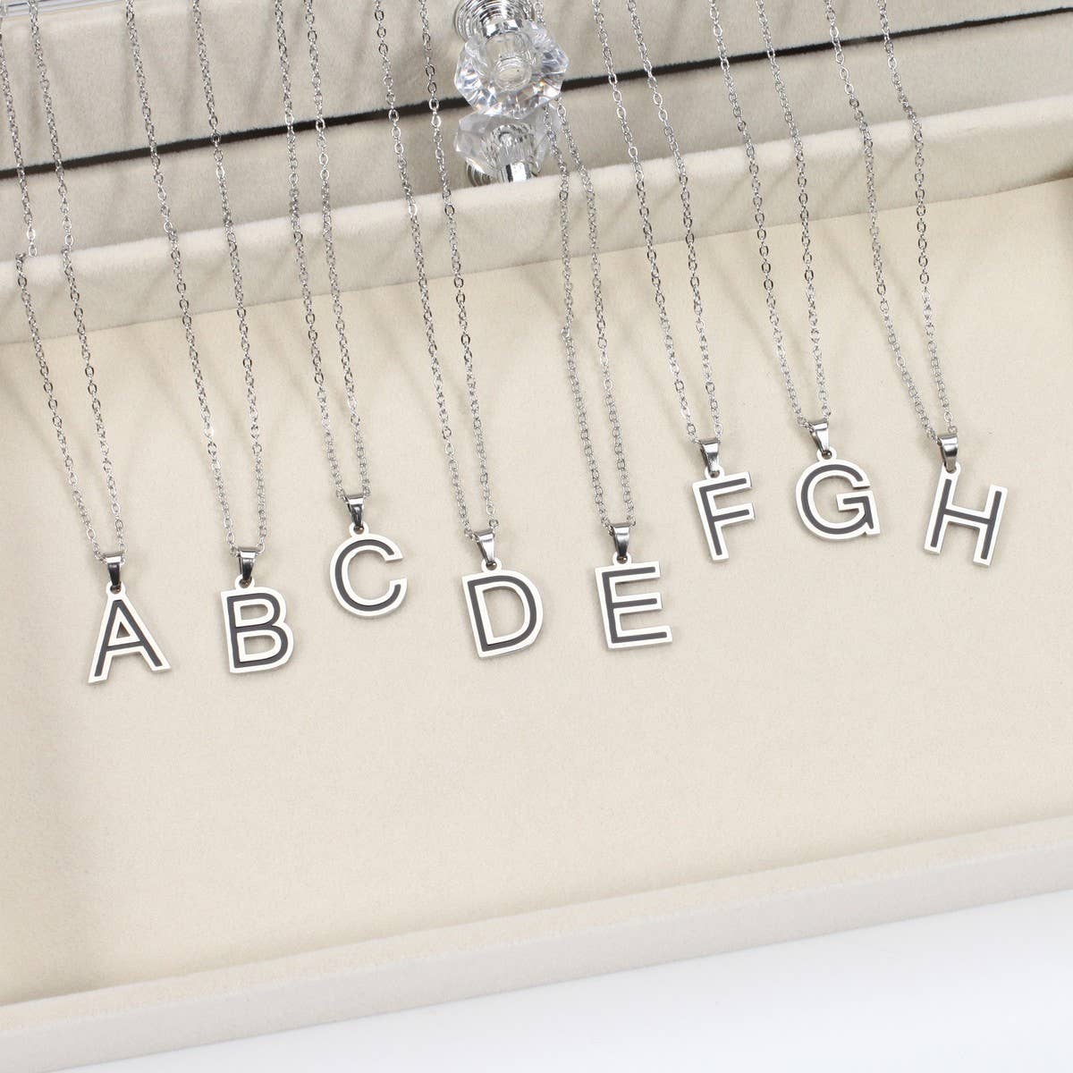 CWAJE05716_STAINLESS STEEL ALPHABET LETTER PENDANT NECKLACE