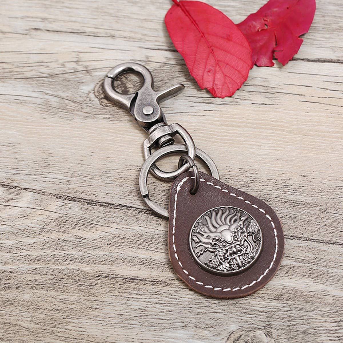 CREATIVE MEN'S ALLOY COWHIDE KEYCHAIN