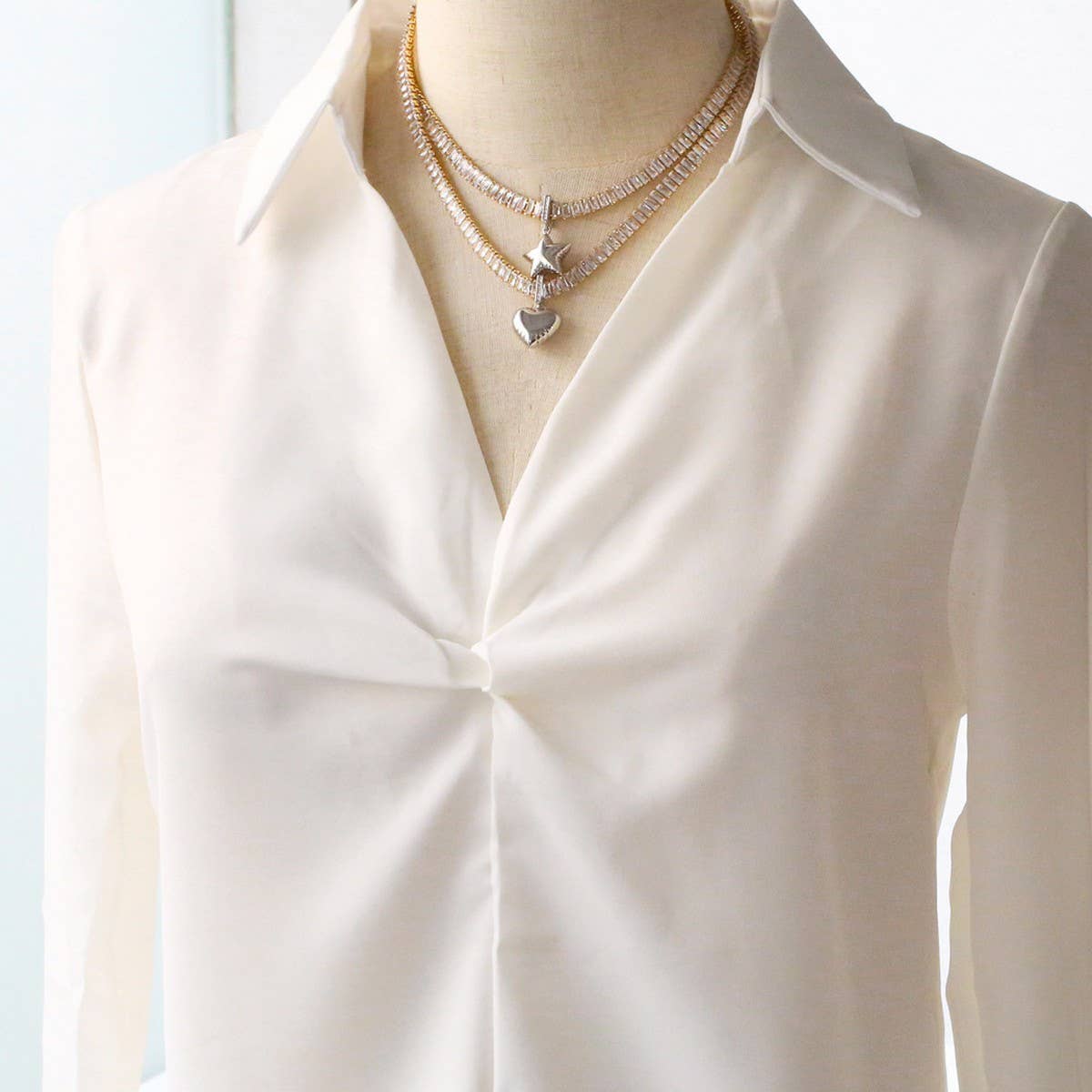 GOLD PLATED STAR SHAPED LOVE PENDANT NECKLACE