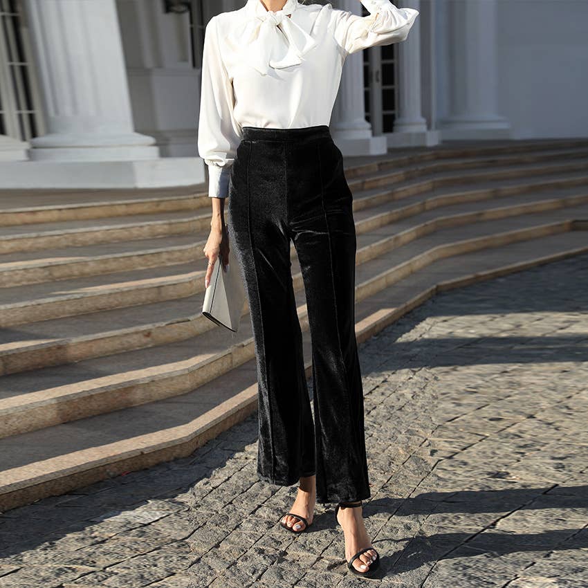 High-waisted casual pants in golden velvet