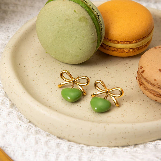 BOW WITH A HEART-SHAPED OIL DROP EARRINGS_CWAJE1881