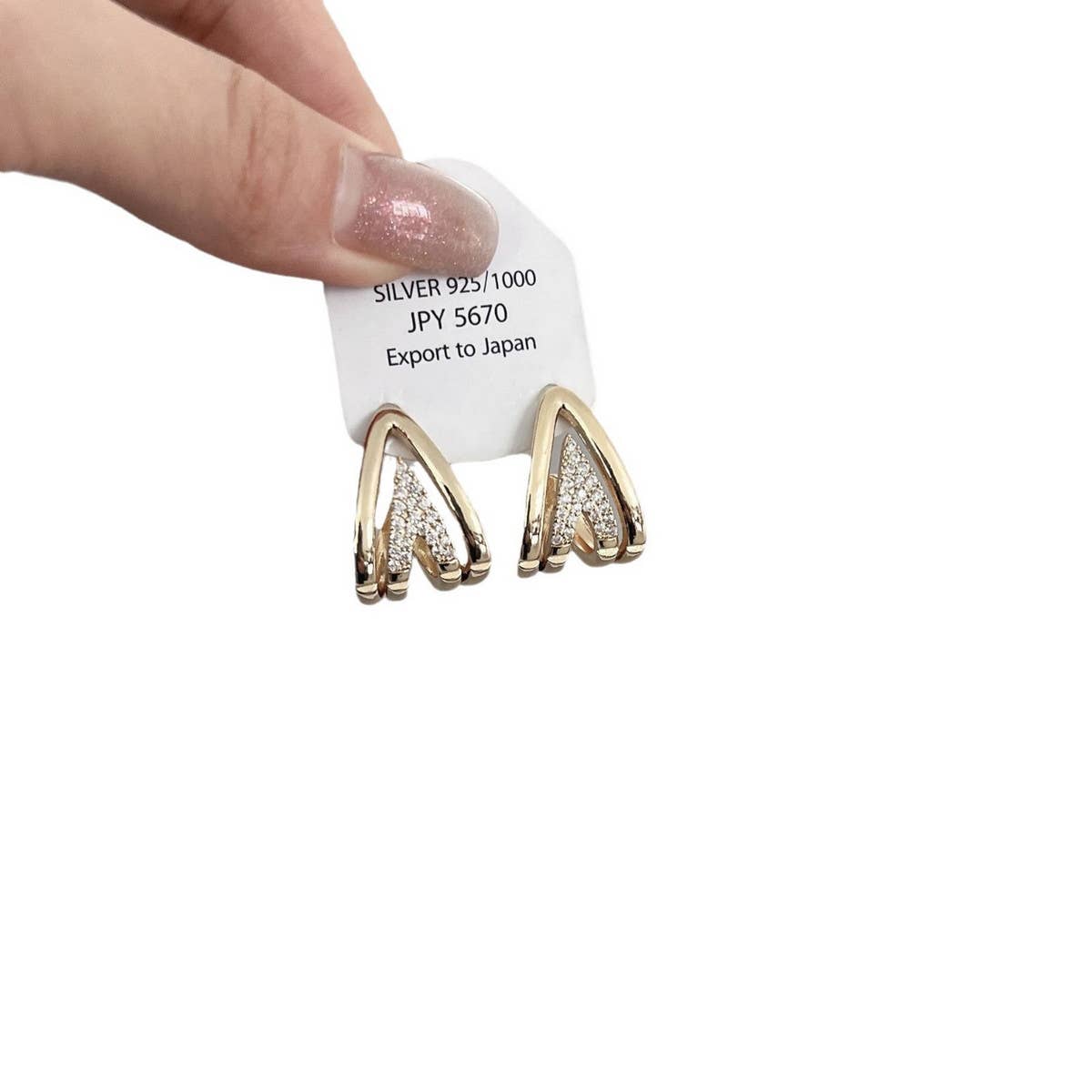 MINIMALIST V-SHAPED EARRINGS