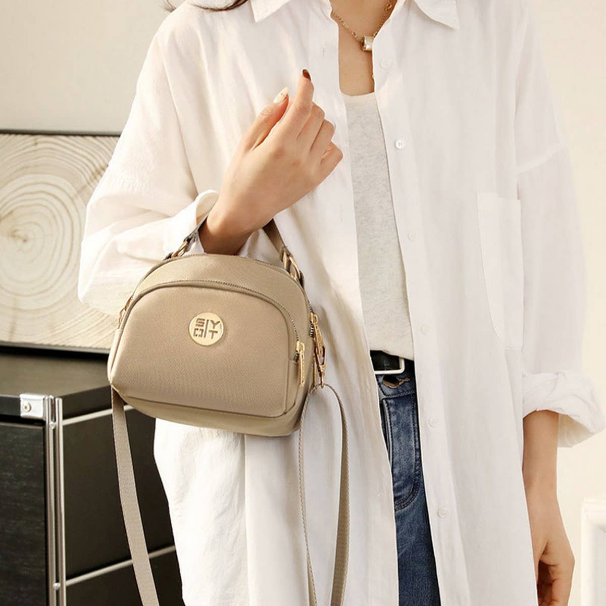 FASHIONABLE AND CASUAL NYLON SHOULDER BAG_CWAB3490