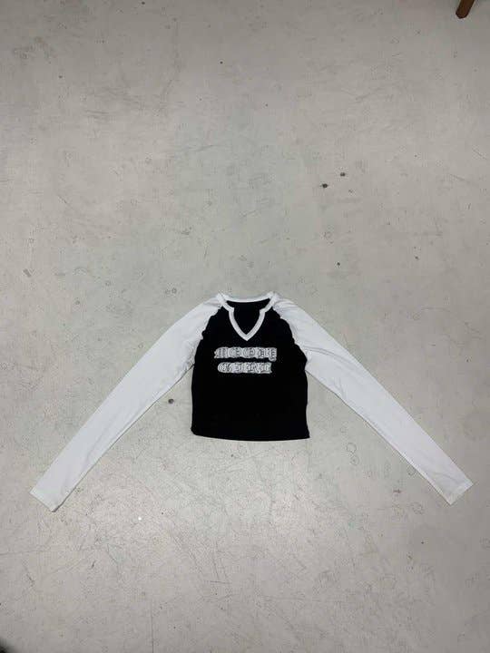 LETTER PRINT V-NECK KNITTED LONG SLEEVE T-SHIRT