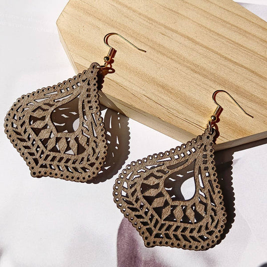 SIMPLE AND FASHIONABLE HOLLOW WATER DROP EARRINGS