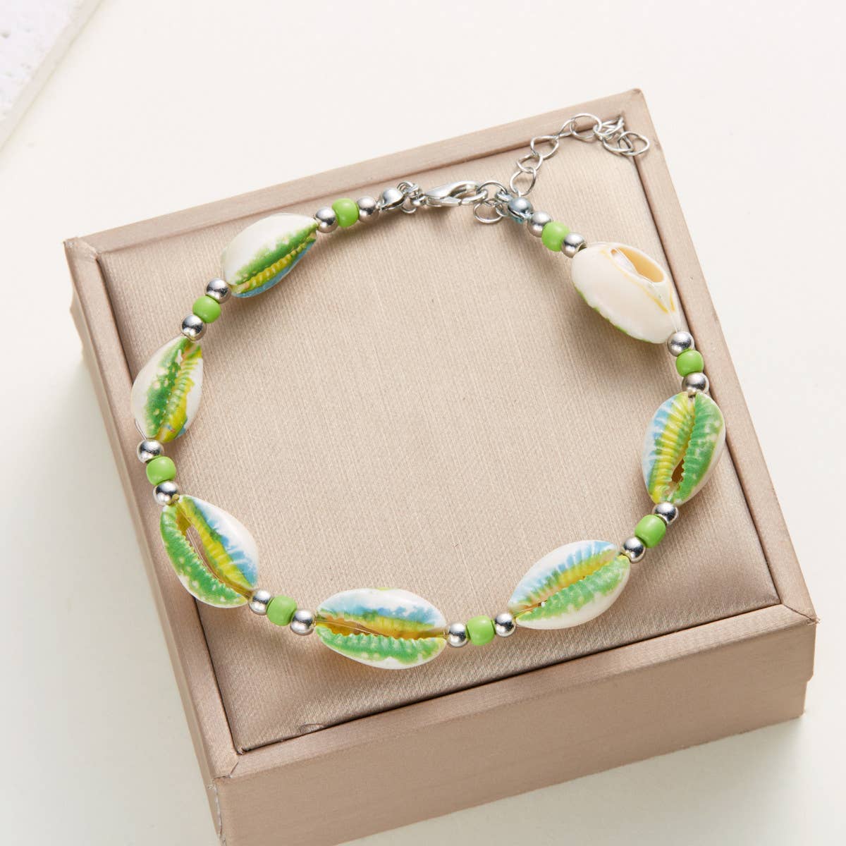 HAND-WOVEN BEACH COLORED SHELL RICE BEAD BRACELET