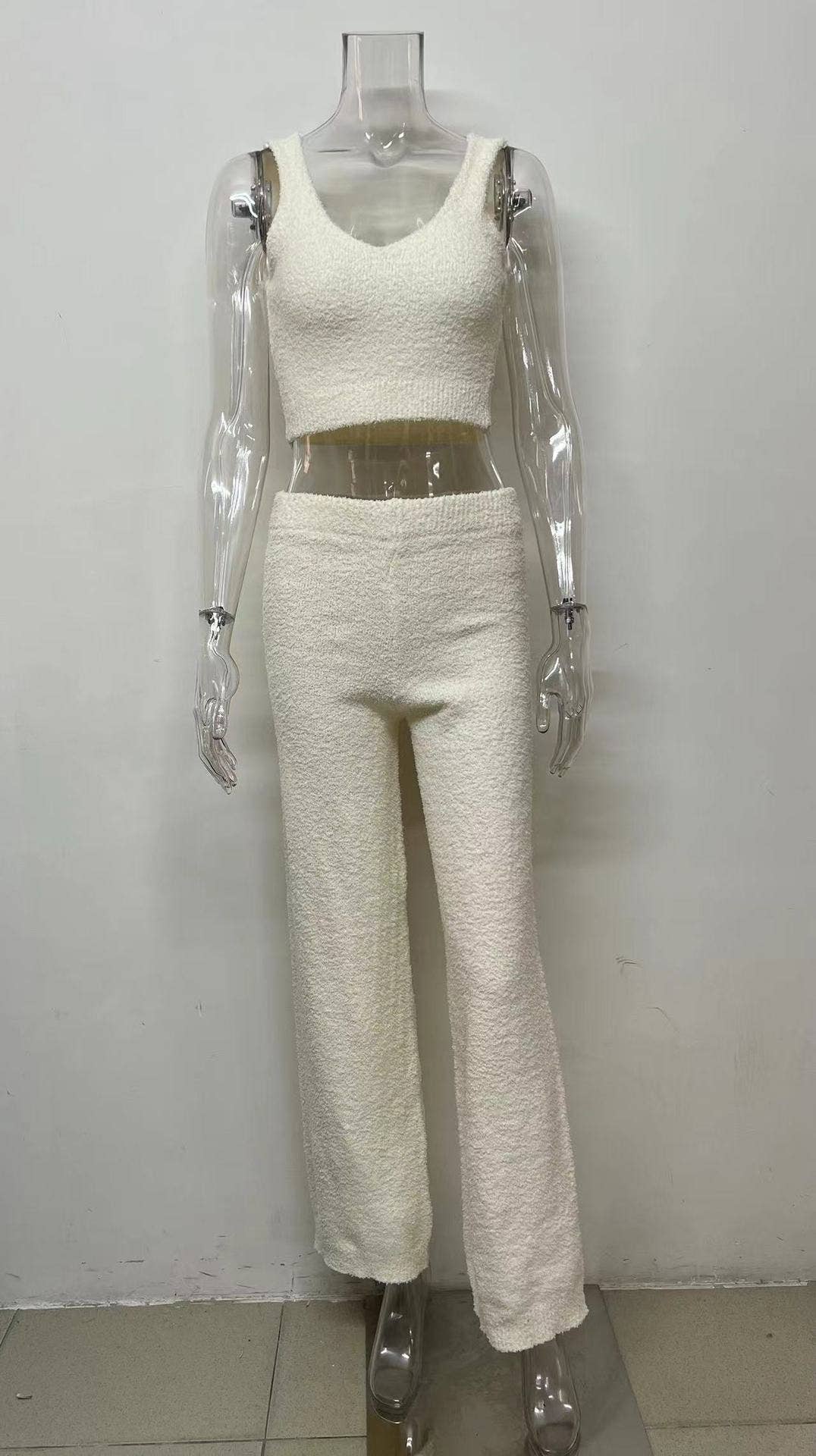 Two-piece V-neck crop top and long pants set