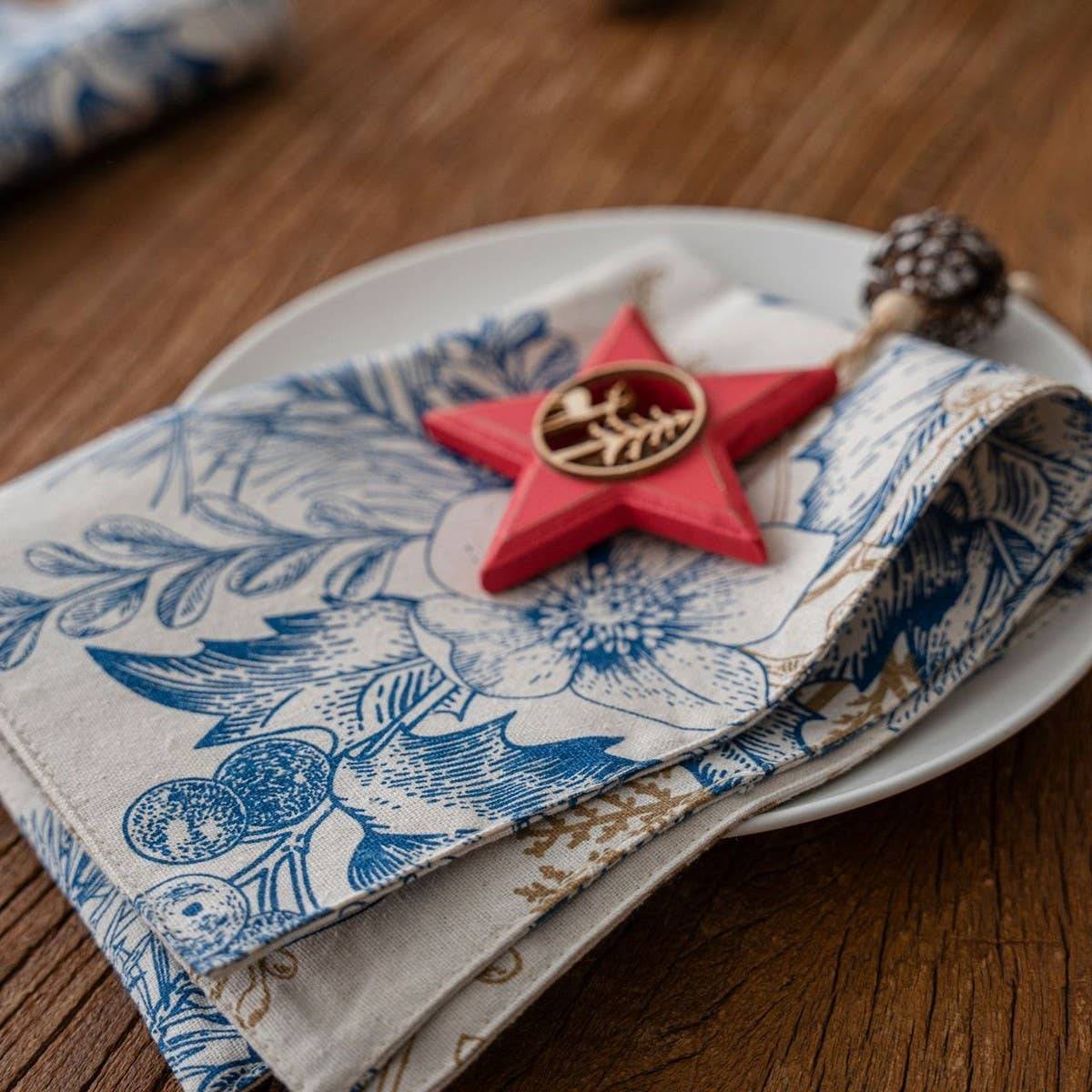 PRINTED PINE BRANCHES RUSTIC SIMPLE TABLECLOTH_CWMM1008