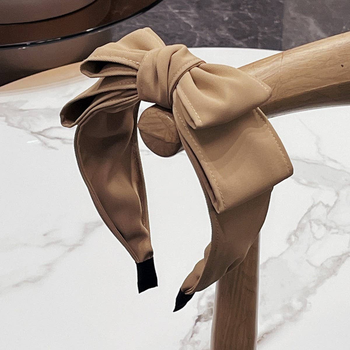 BLACK HIGH TOP BOW WIDE BRIM HEADBAND_CWAHA2562