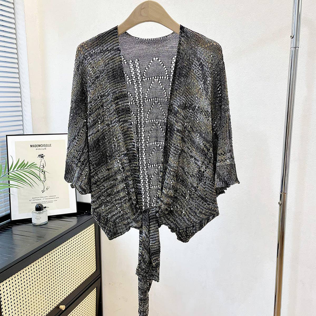 WEAR AN ICE SILK HOLLOW SHAWL