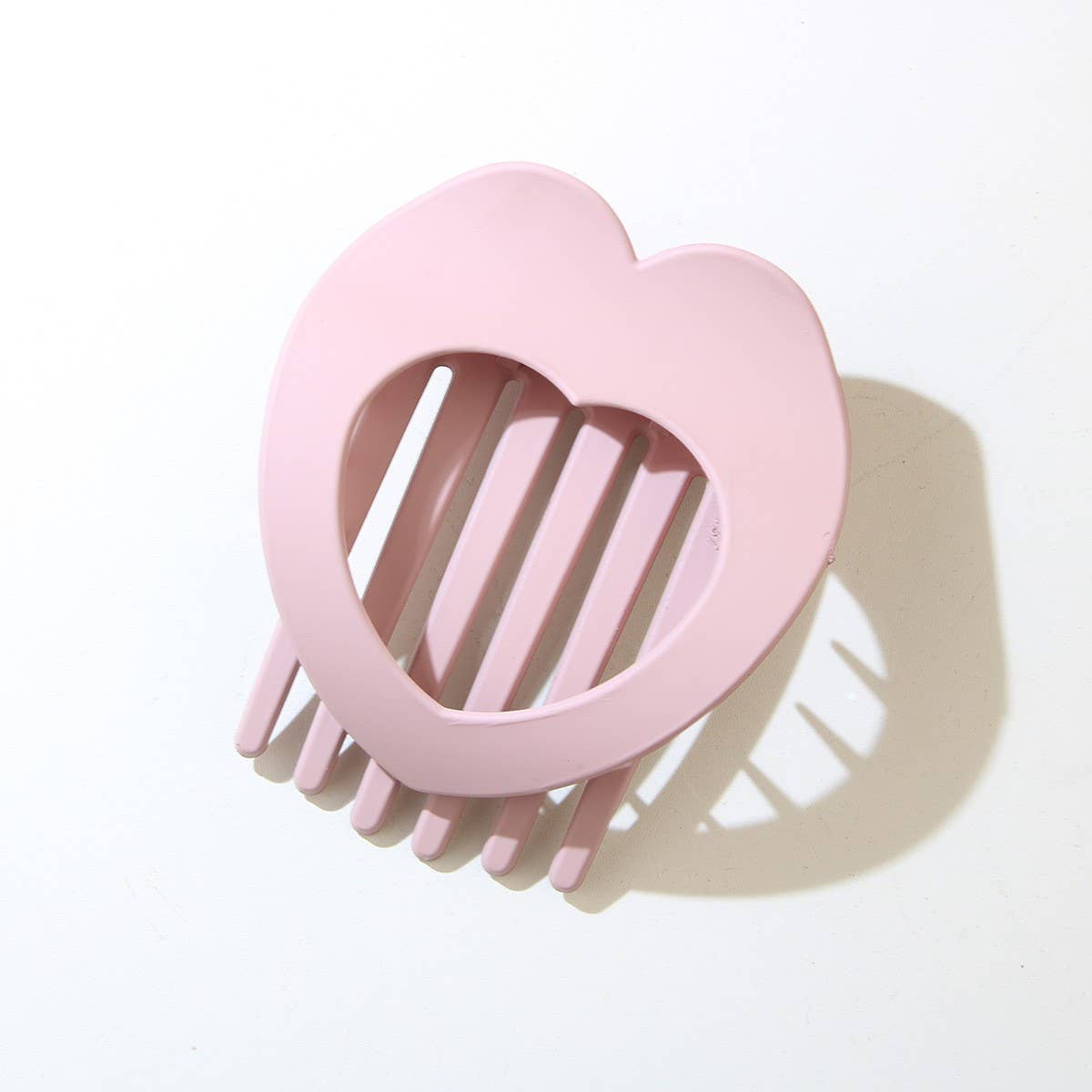 CWAHA07407_HOLLOW HEART NO-CREASE DUCKBILL HAIR CLIP