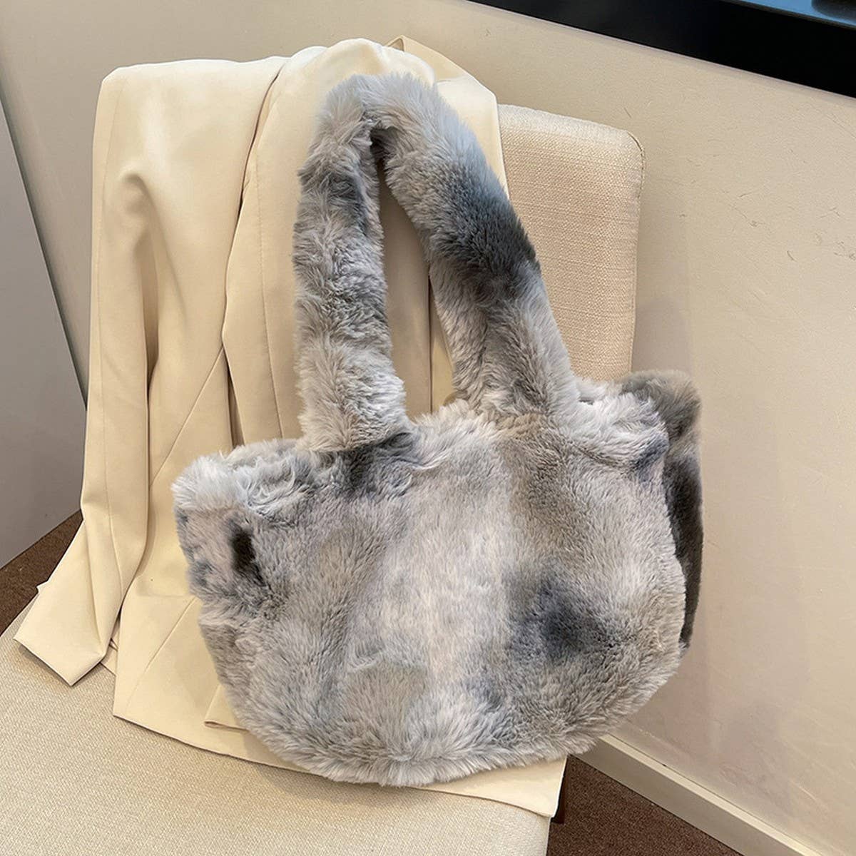 WINTER SINGLE SHOULDER HANDBAG FASHIONABLE PLUSHBAG_CWAB4013