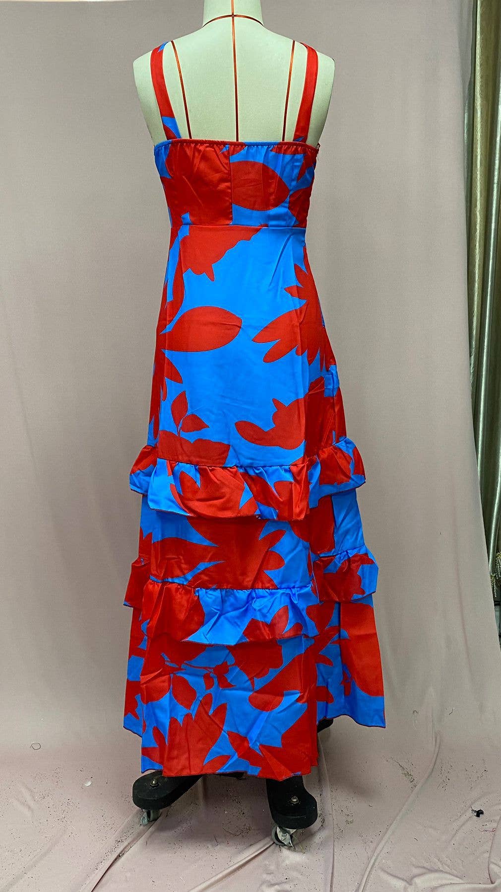 A bohemi printed V-neck sleeveless halter dress