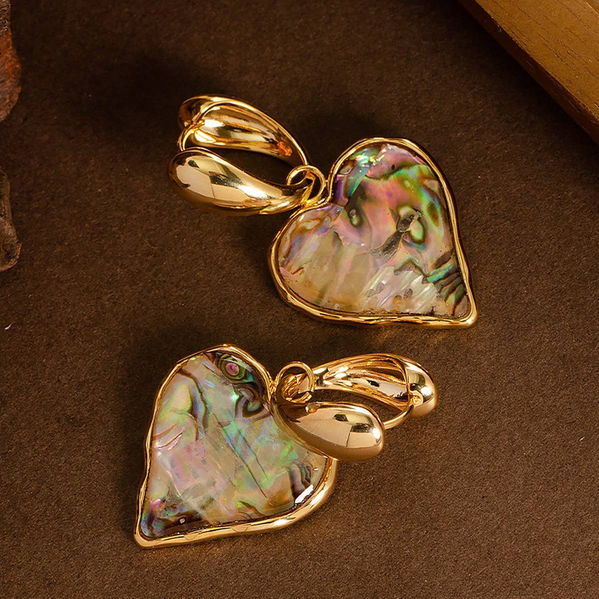 FASHIONABLE HEART ABALONE PENDANT EARRINGS