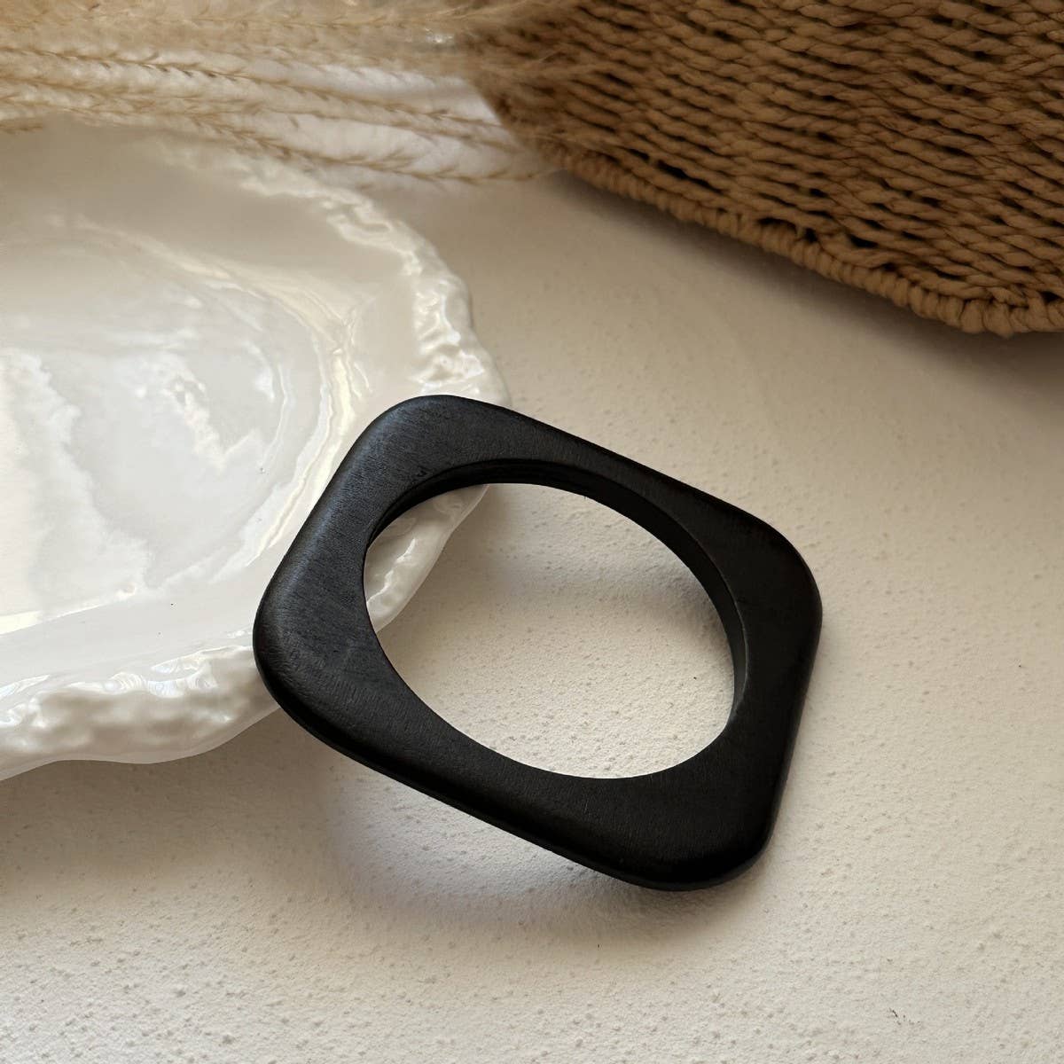 NEW LIGHT LUXURY FASHION IRREGULAR BRACELET