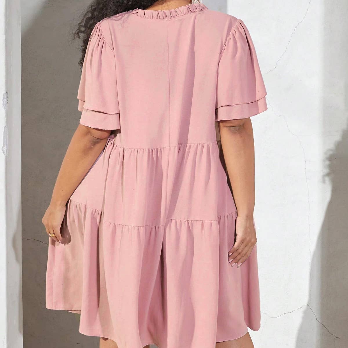 LEISURE V-NECK DOLL PLEATED DRESS