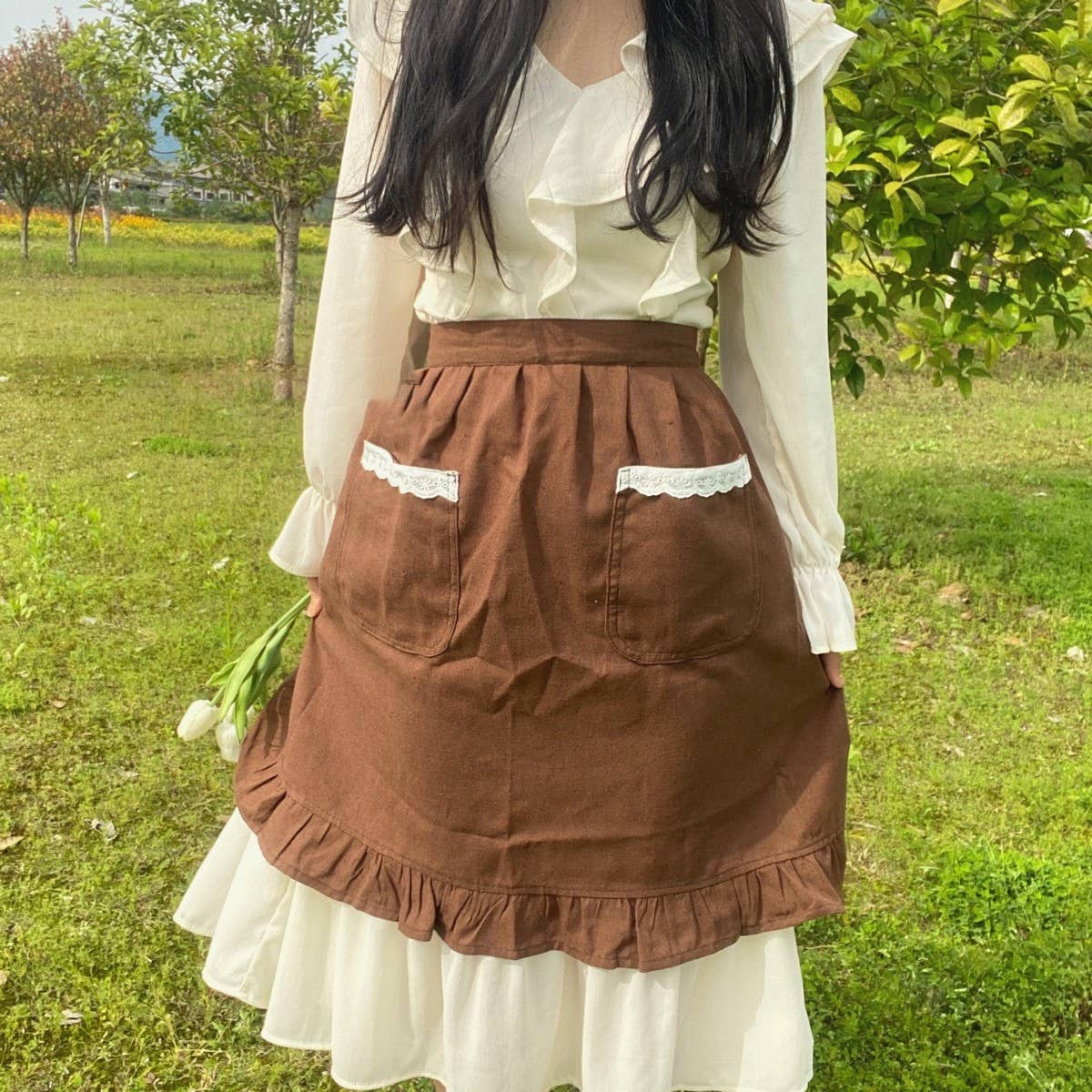 HALF-LENGTH LINEN COTTON AND LINEN LACE APRON