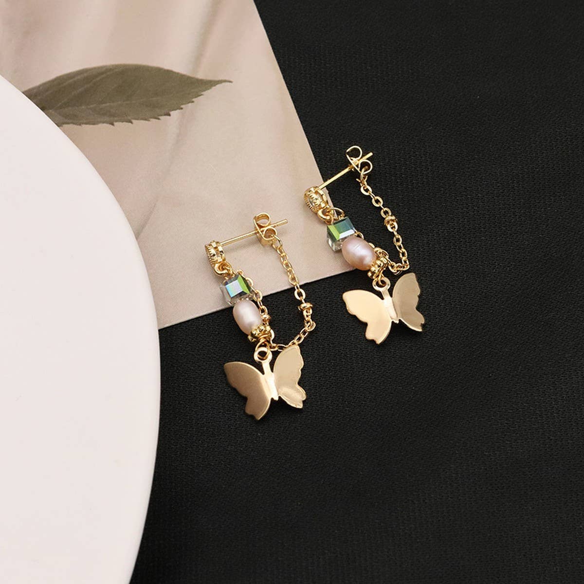 NEW SILVER NEEDLE BUTTERFLY TEMPERAMENT EARRINGS