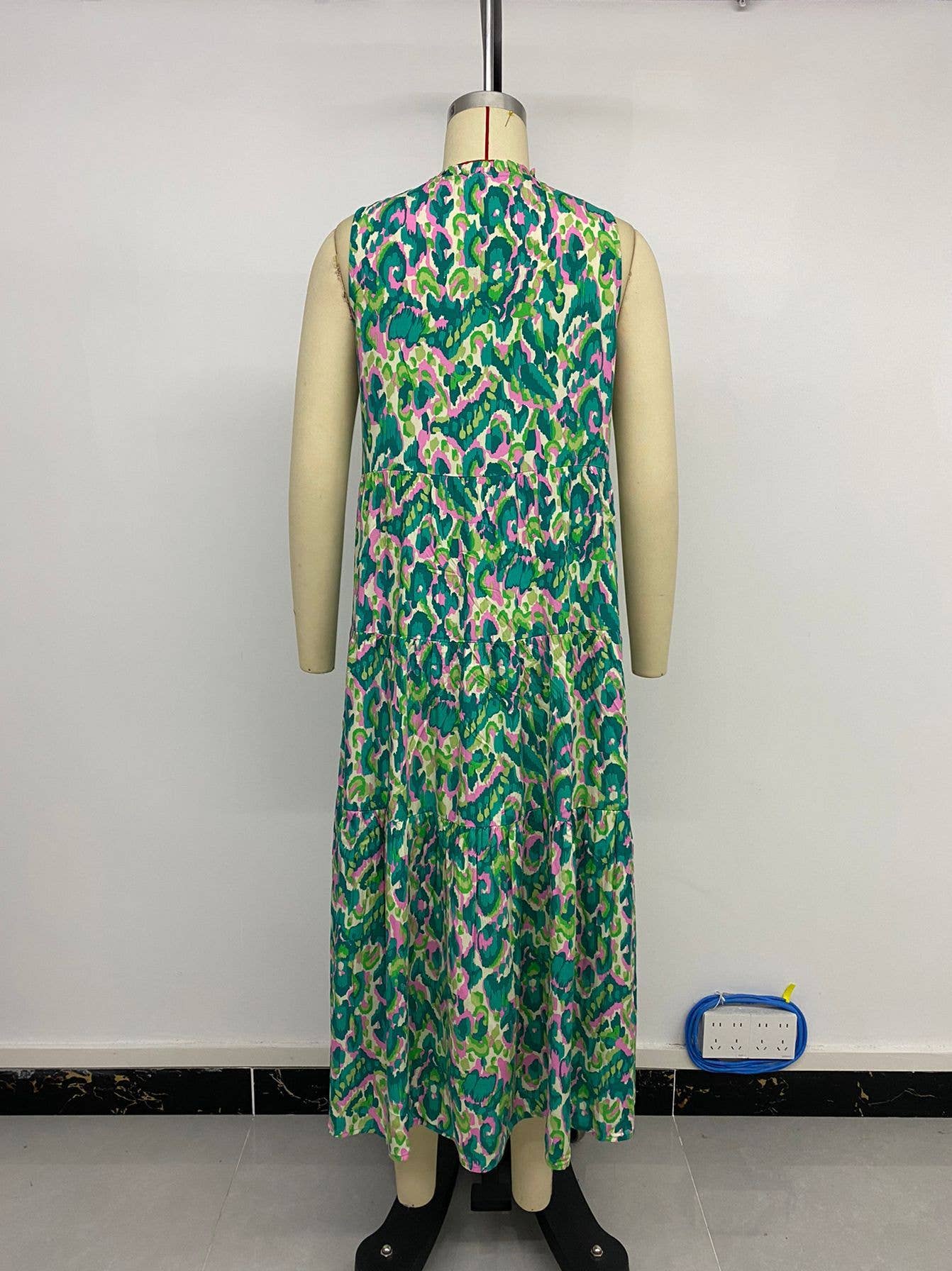 Ethnic print sleeveless V-neck long loose dress