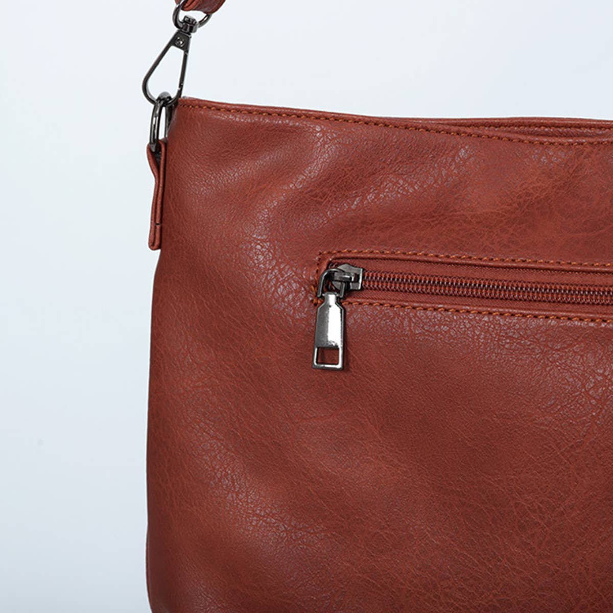 RIVET SOFT LEATHER TASSEL SHOULDER BAG_CWAB0780