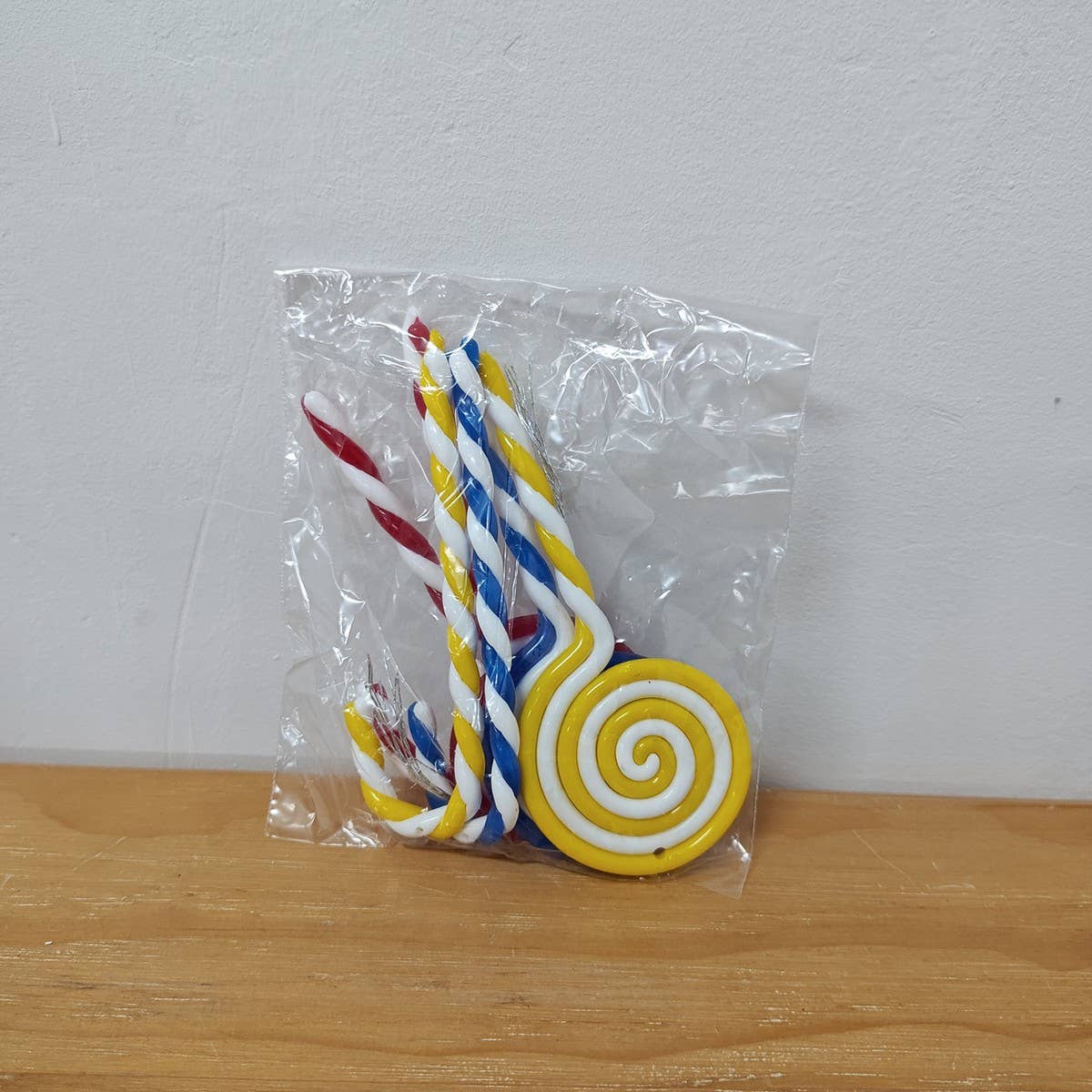 CWMM10282_CHRISTMAS CANDY CANE HANGING ORNAMENT DECORATION