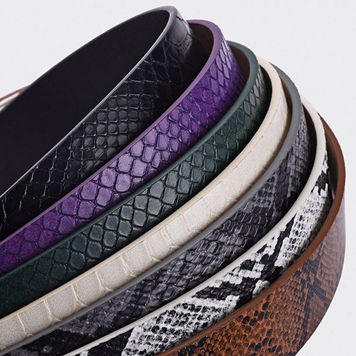 TREND SERPENTINE PU LEATHER GOLD BUCKLE BELT