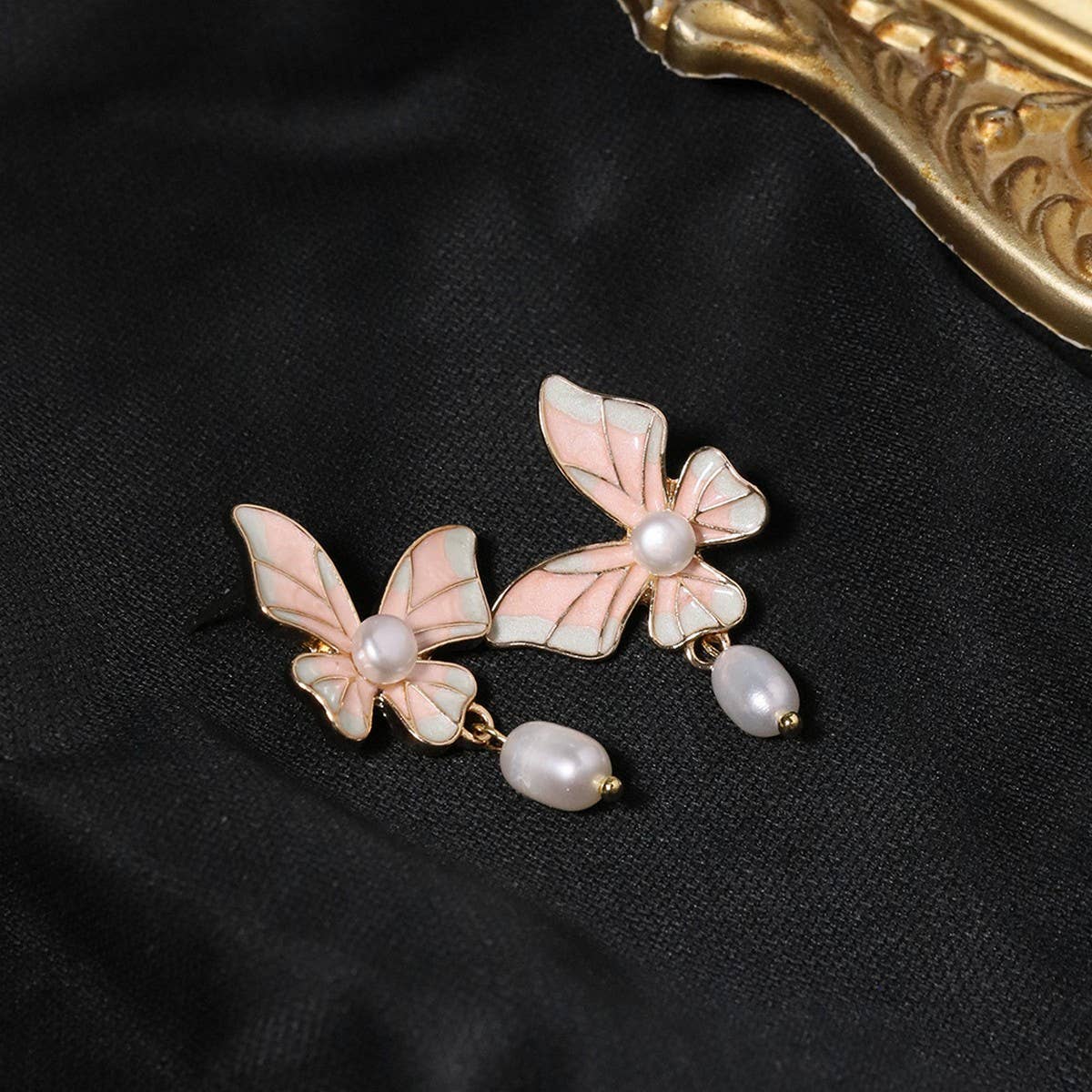 HIGH-END ARTISTIC RETRO BUTTERFLY PEARL EARRINGS