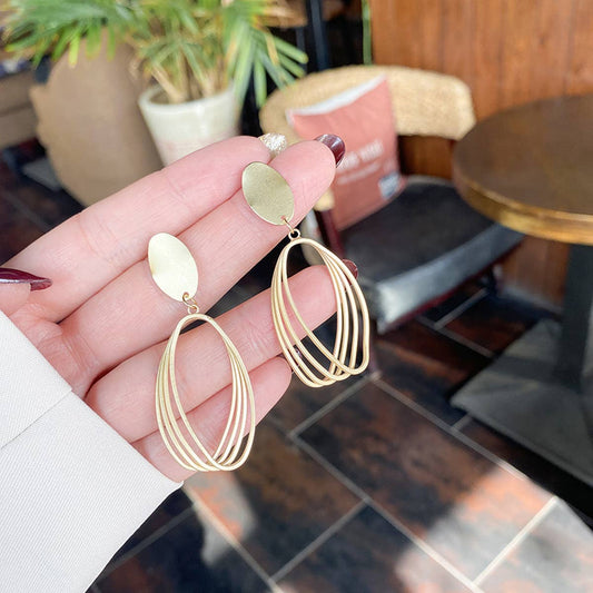 FASHIONABLE MATTE GOLD HOLLOW EARRINGS