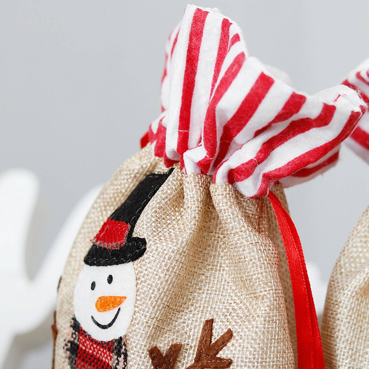 Burlap Embroidered Kids Christmas Gift Bag_CWAJE05393