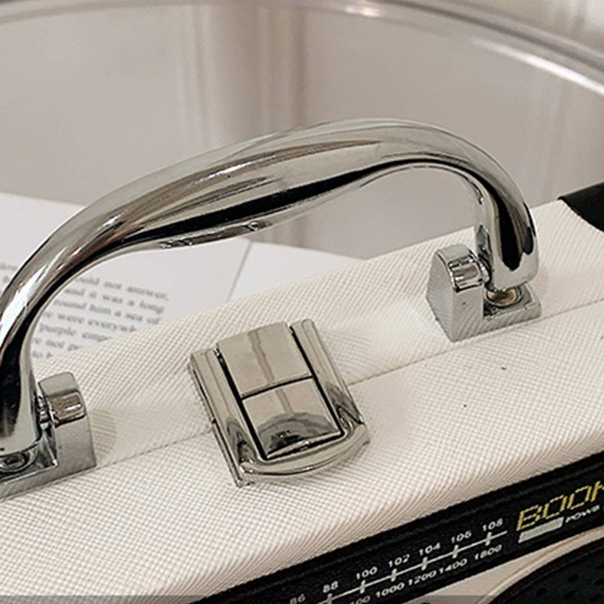 RETRO RADIO BOX-SHAPED MESSENGER BAG_CWAB0985