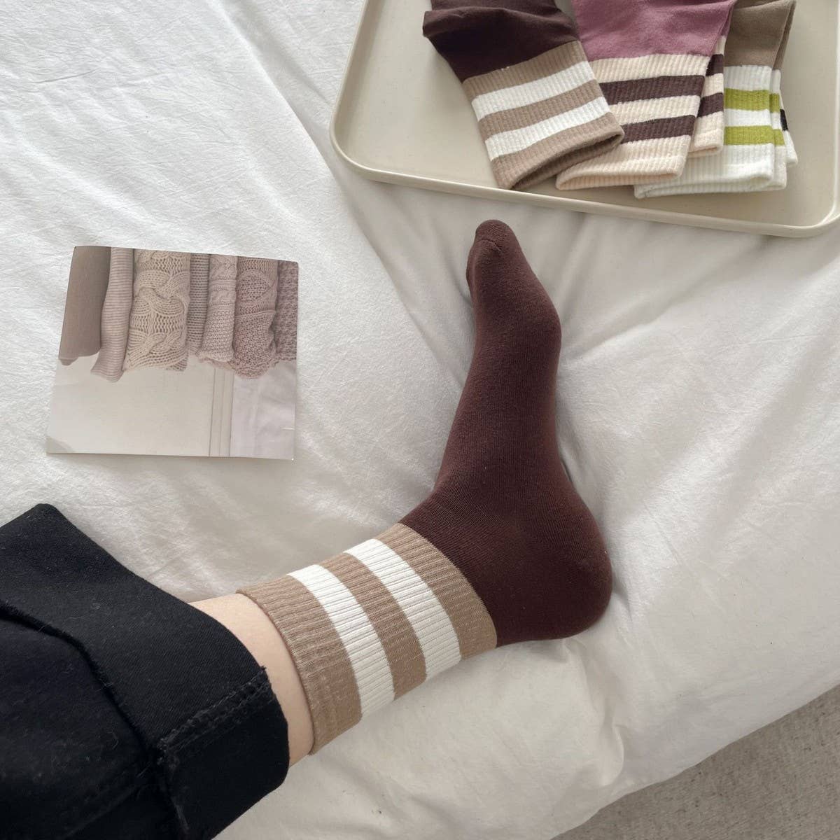 AUTUMN AND WINTER CONTRAST COLOR DOUBLE BAR SOCKS_CWMS0908