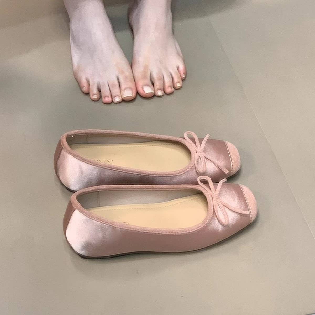 Ballet Mary Janes with Hidden Wedge & Bow_CWSHF0152