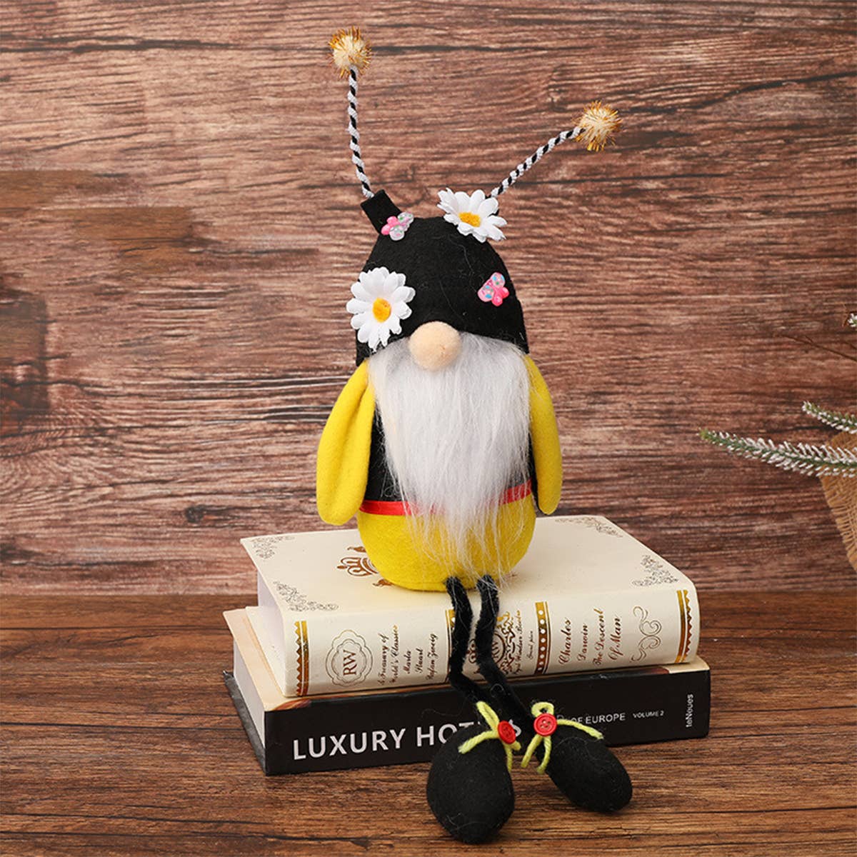 CWMM9481_BEE FESTIVAL LONG LEGS FACELESS OLD MAN DOLL