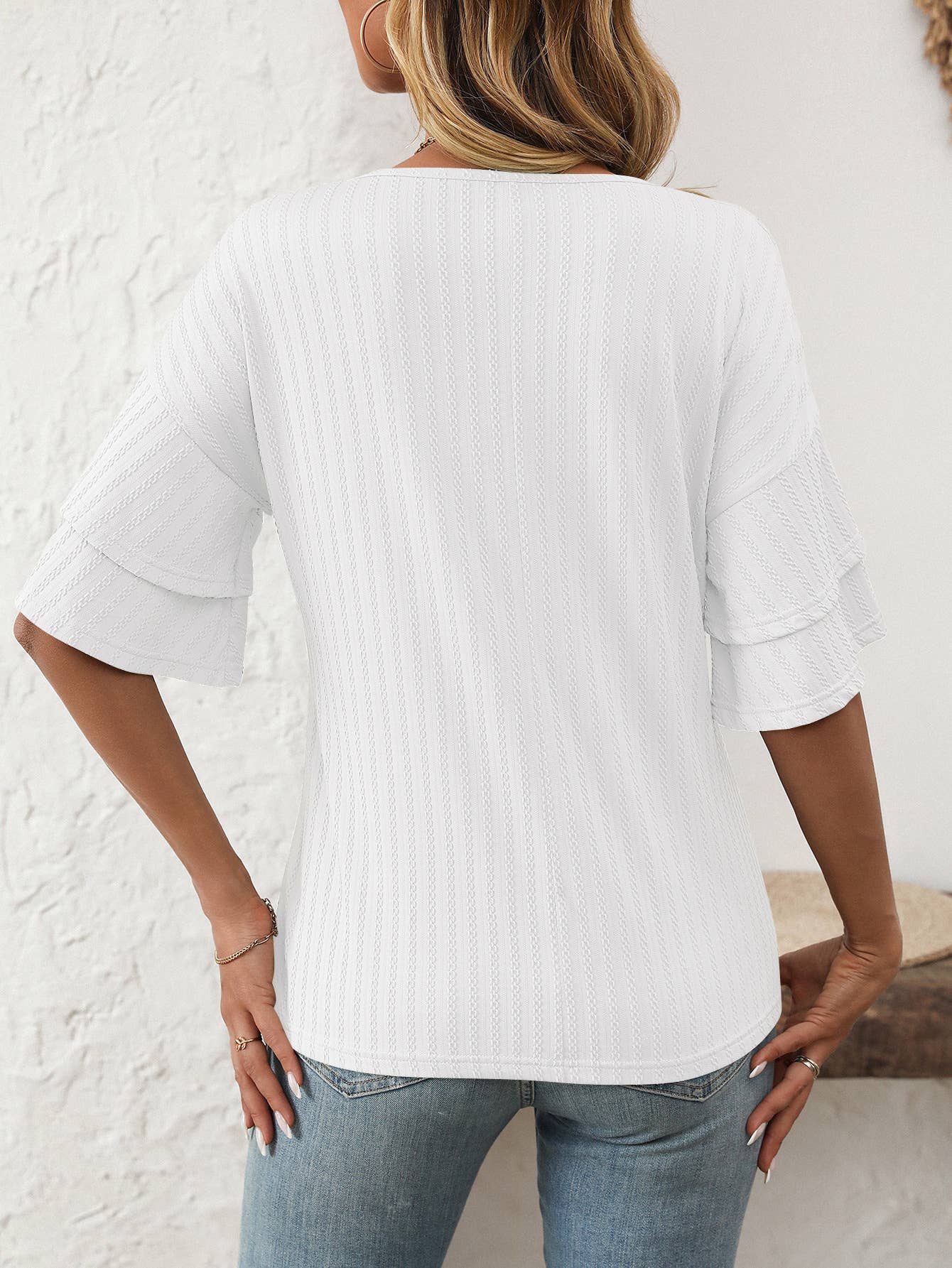 Solid color V-neck T-shirt with lotus sleeves