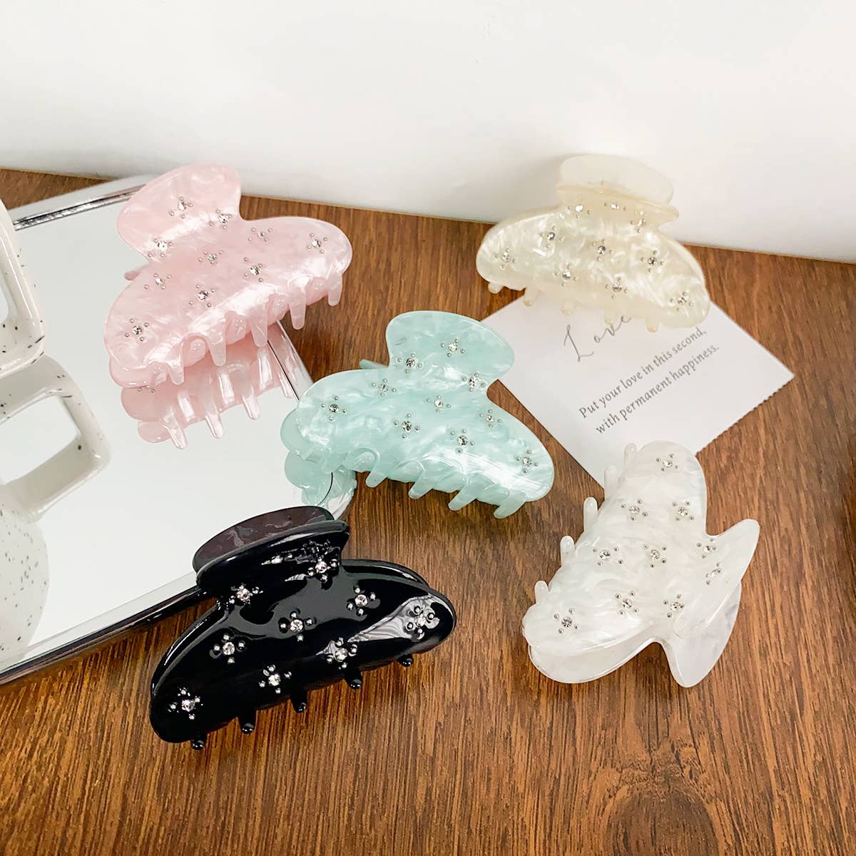 Diamond-encrusted high-end floral acrylic gripper