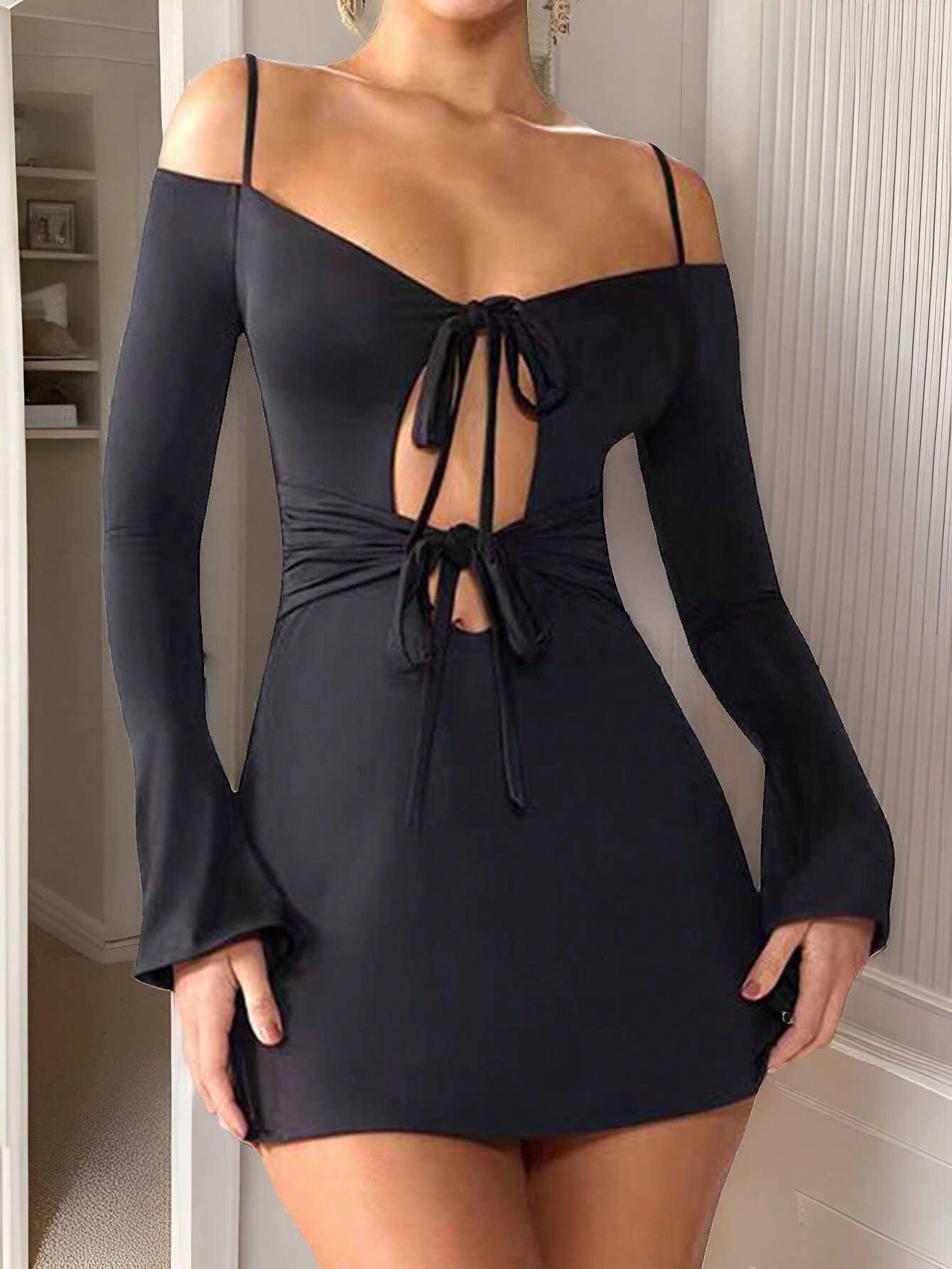 Sexy line neck high-waisted slim-cut halter dress