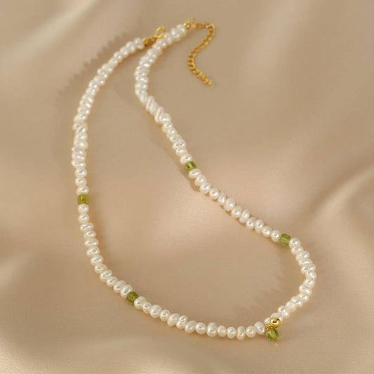 Pearls stacked on double-layer collarbone chain
