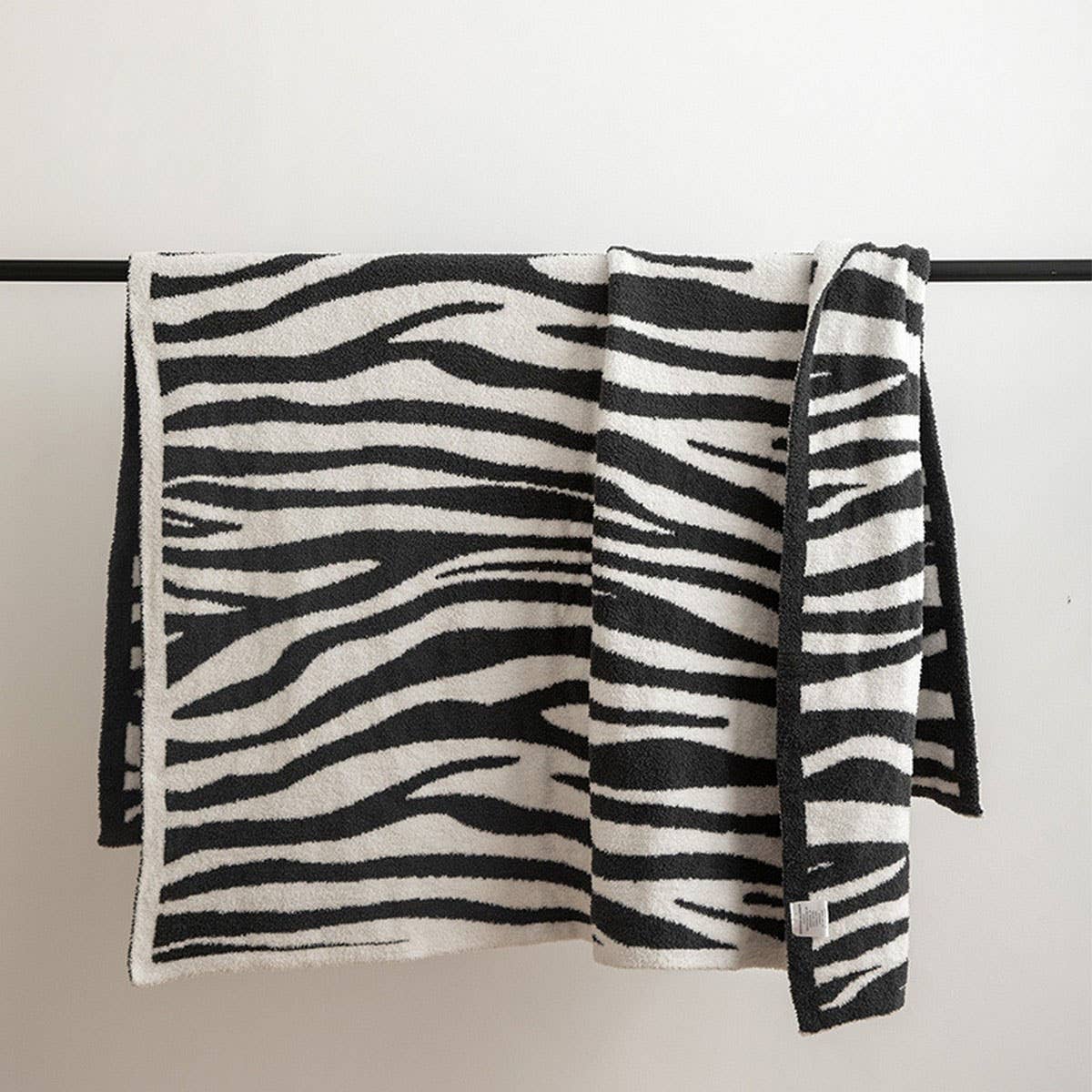 IRREGULAR ZEBRA PATTERN KNITTED WOOL THROW BLANKET
