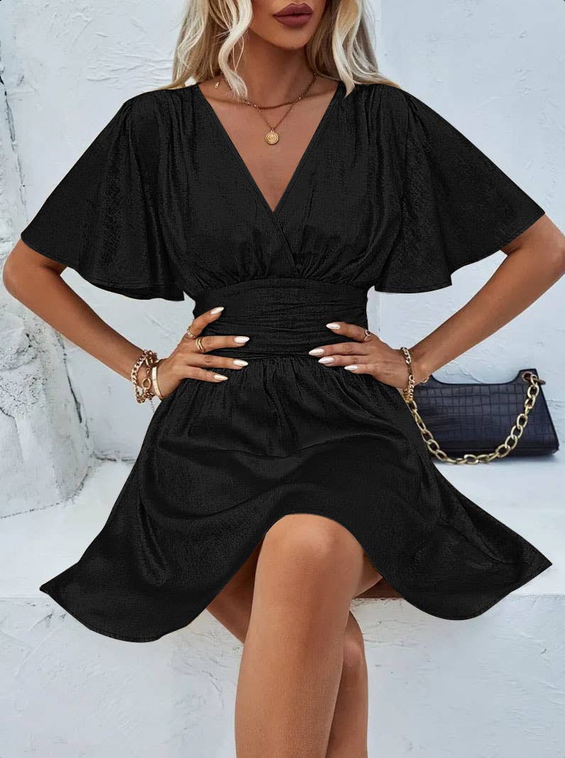 Solid-color lotus leaf sleeved pull-down dress